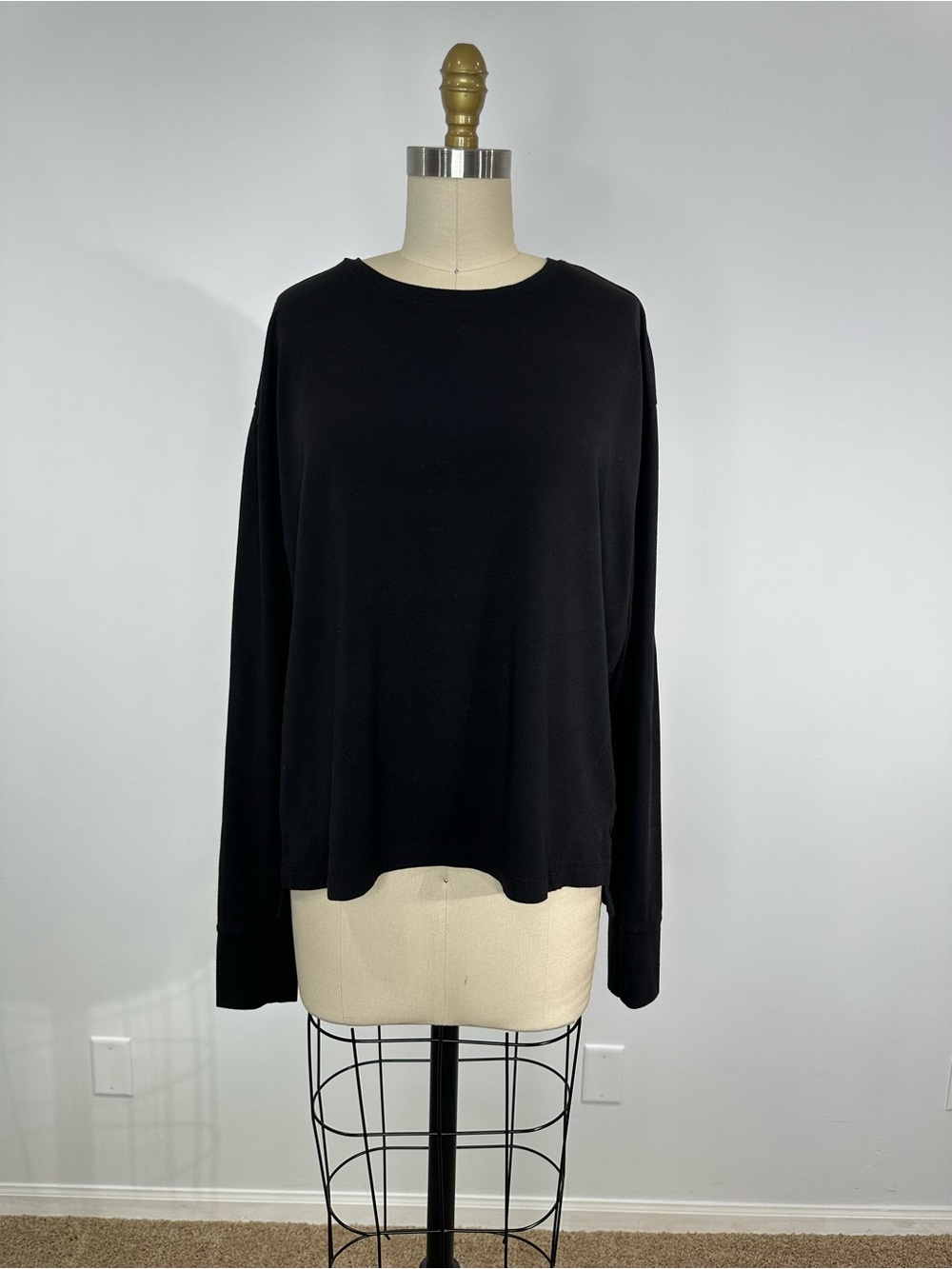 FLX Crew Neck Black Long-Sleeve athletic Top